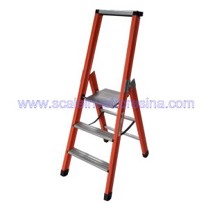 Scala in vetroresina salita singola pedana e parapetto 8 gradini